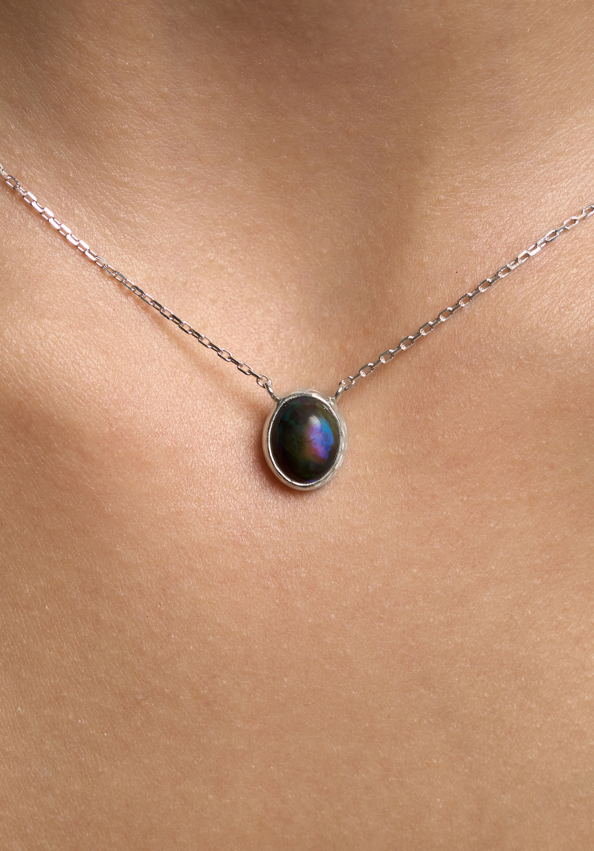 Подвеска с эфиопским опалом