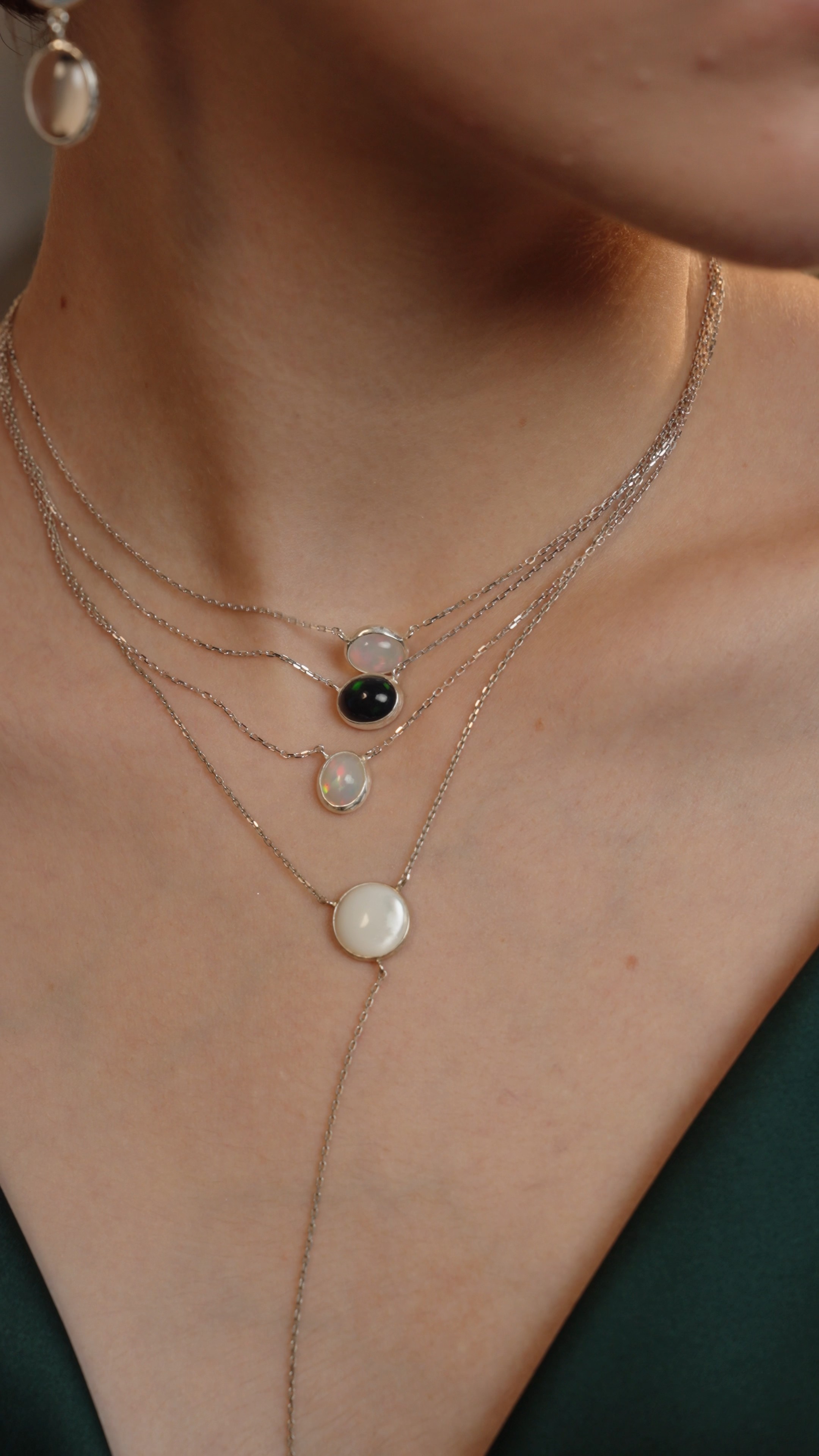 Подвеска с эфиопским опалом