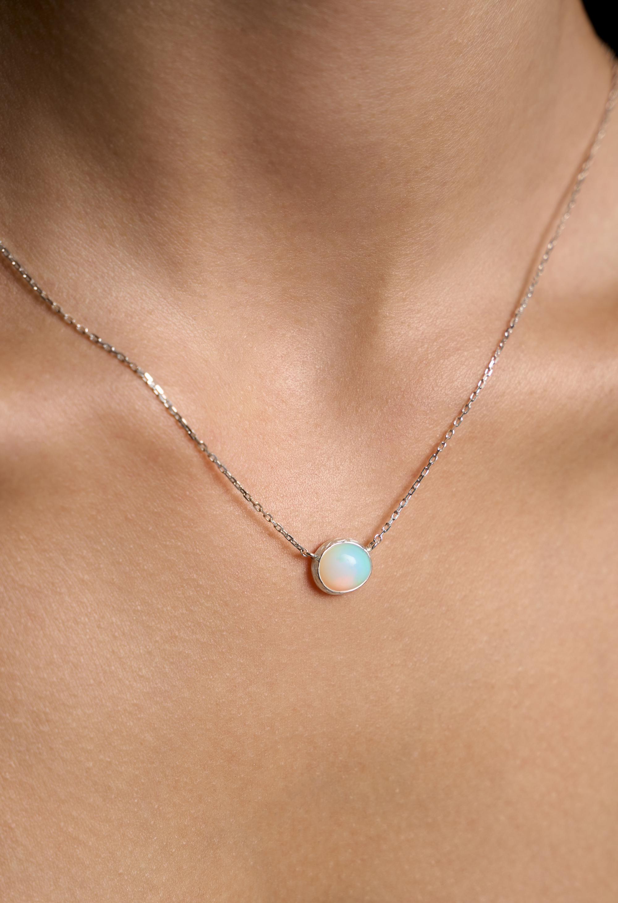 Подвеска с эфиопским опалом