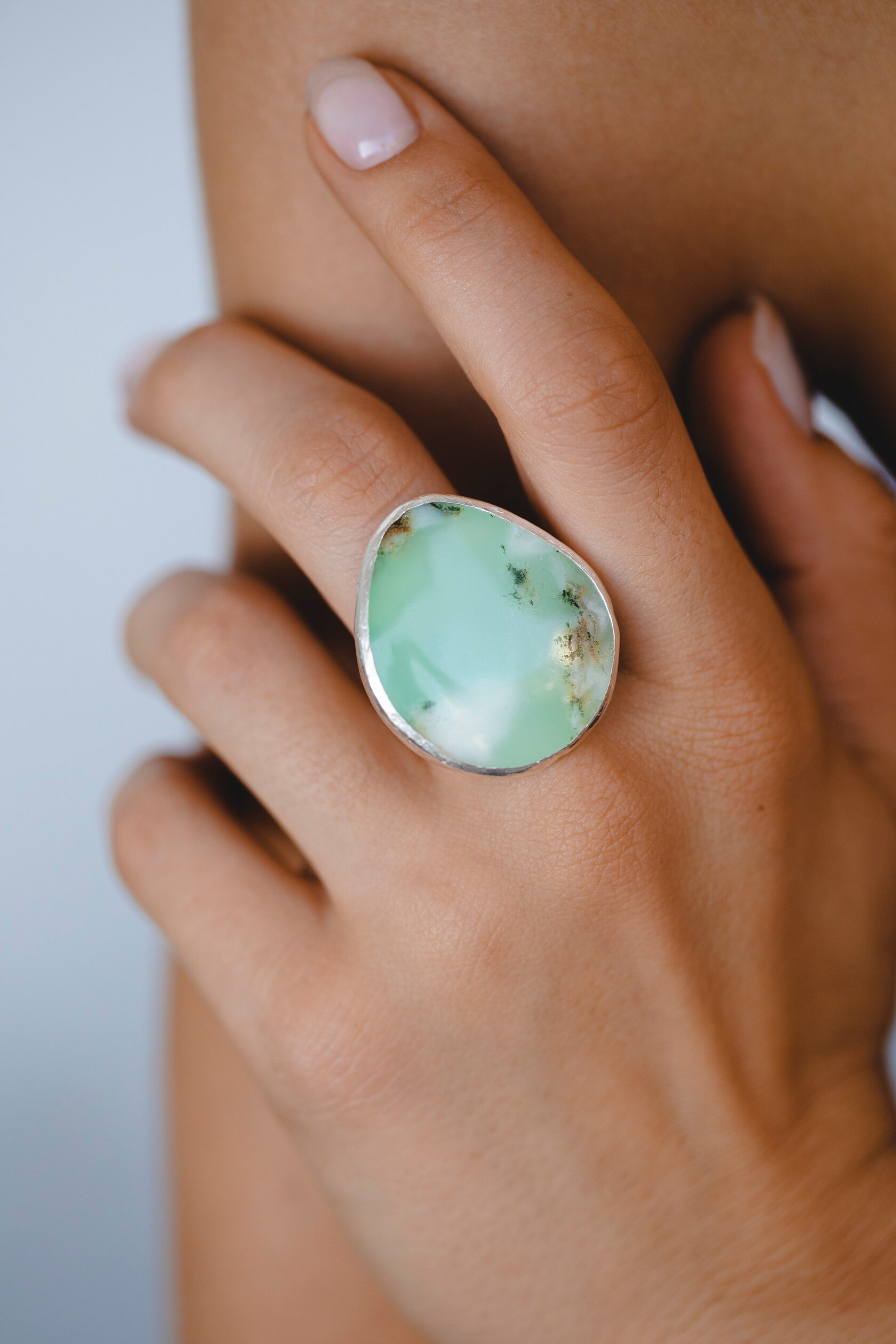 Кольцо с хризопразом