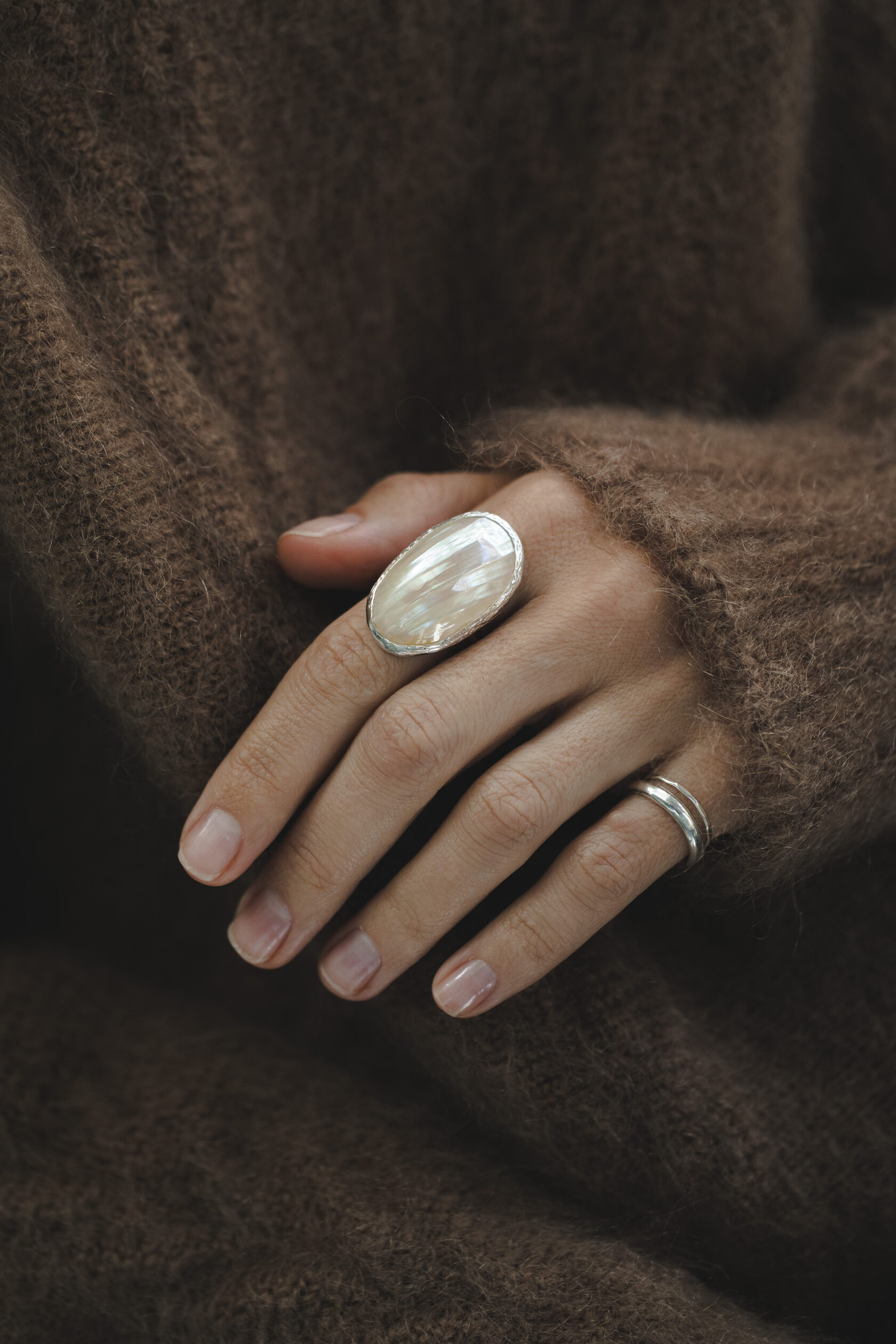 Кольцо с перламутром