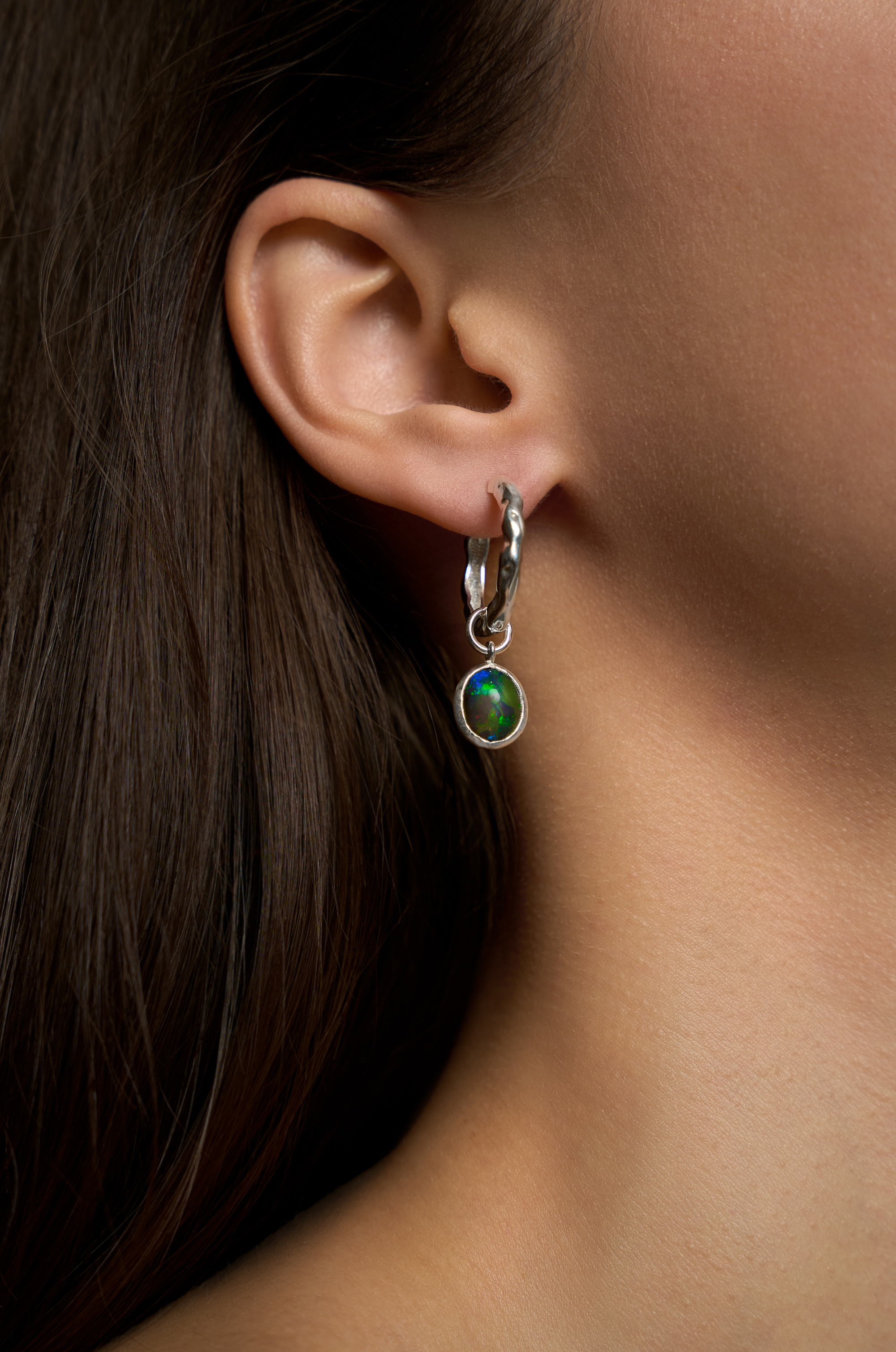 Джемс с эфиопским опалом