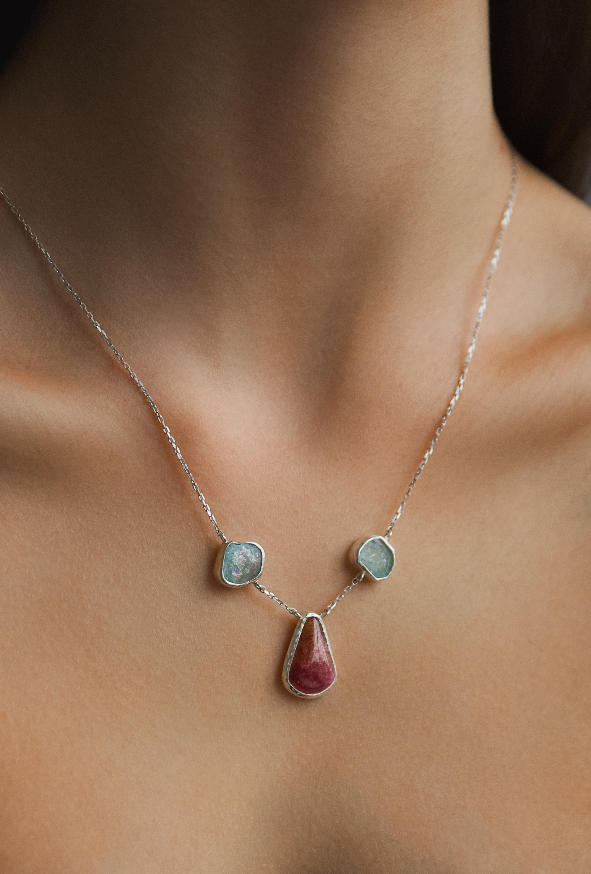 Подвеска с аквамаринами и турмалином