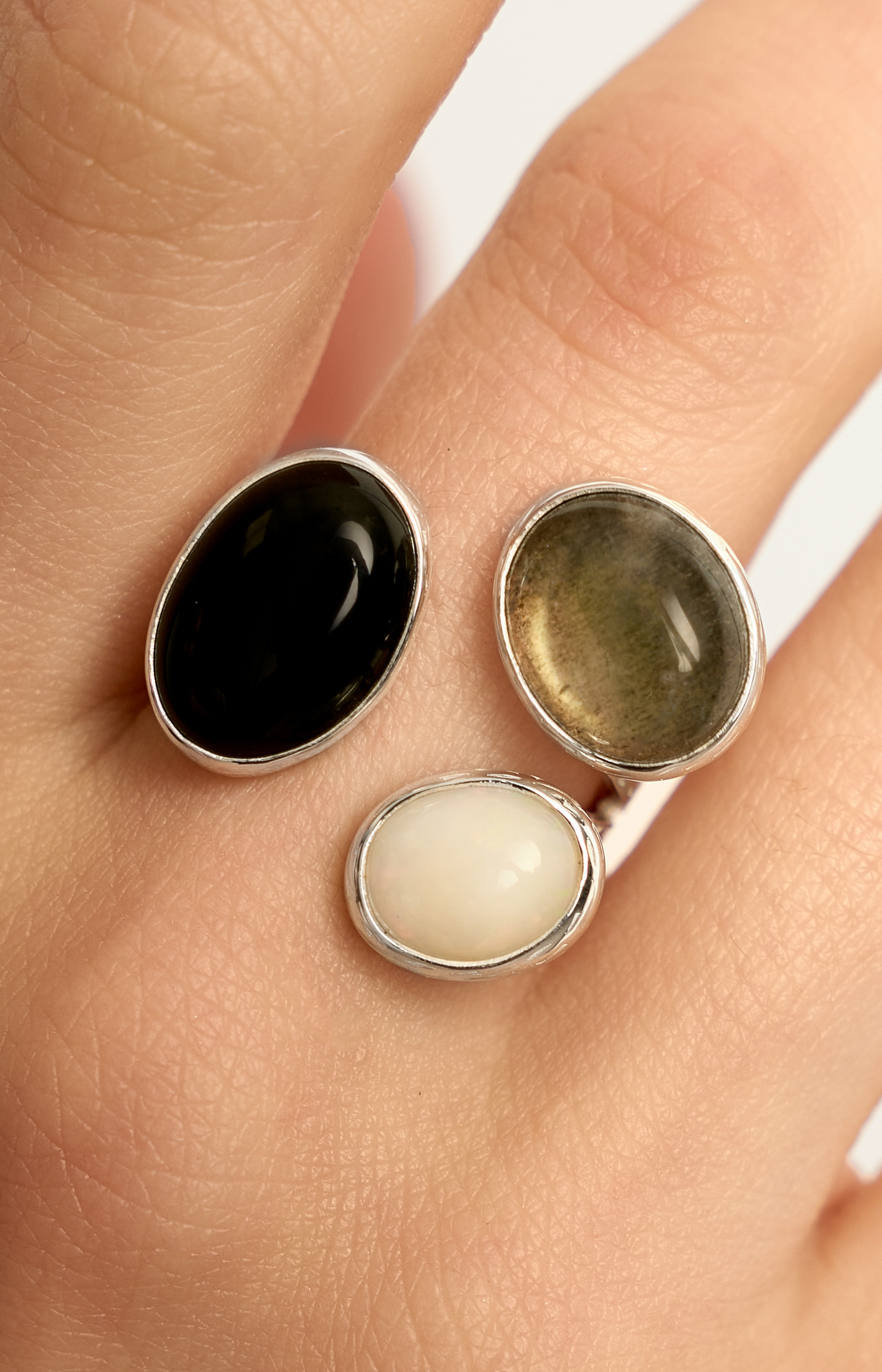 Кольцо с черным агатом, лепидолитом и эфиопским опалом