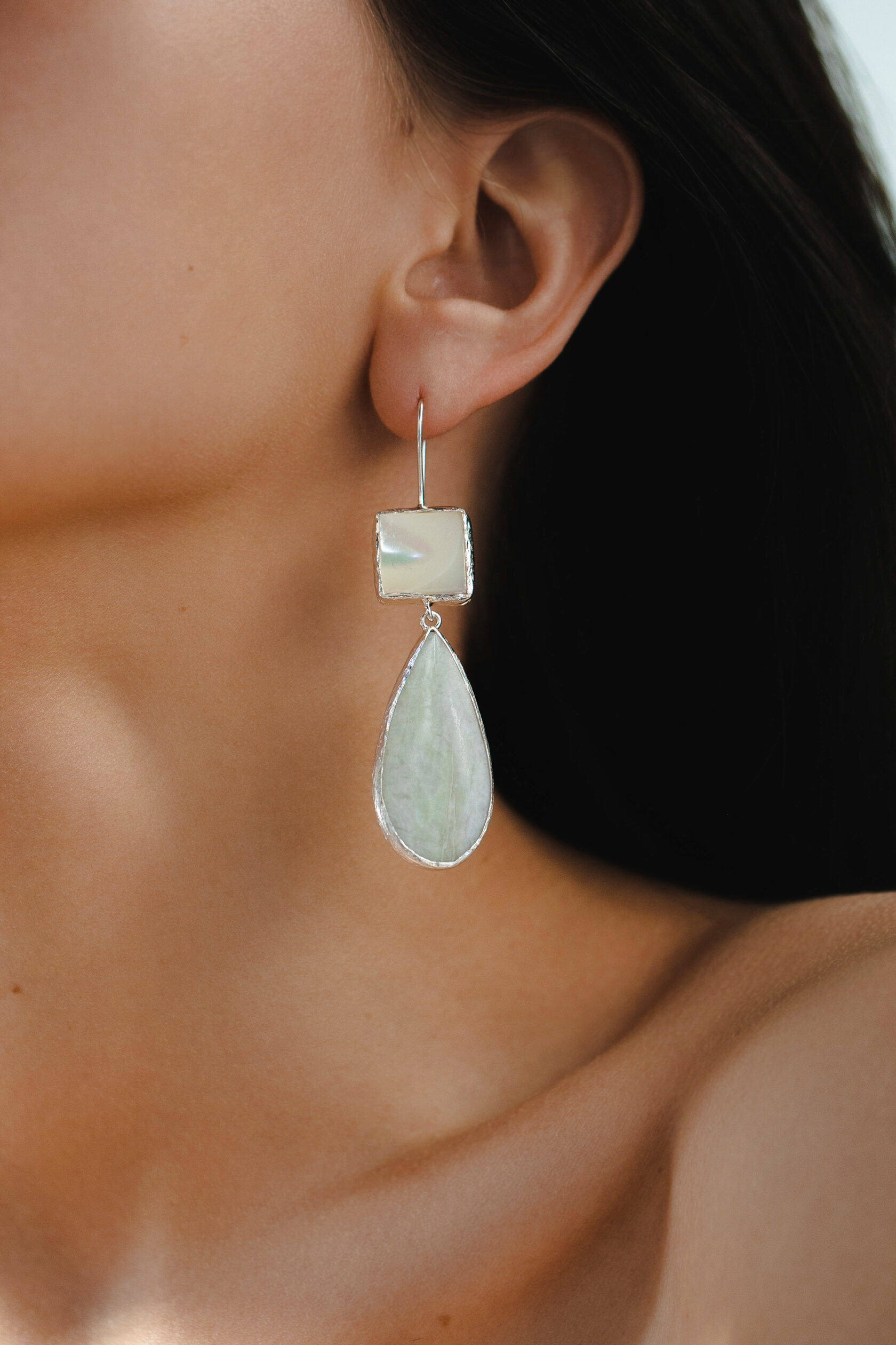 Серьги с перламутром и хризопразом