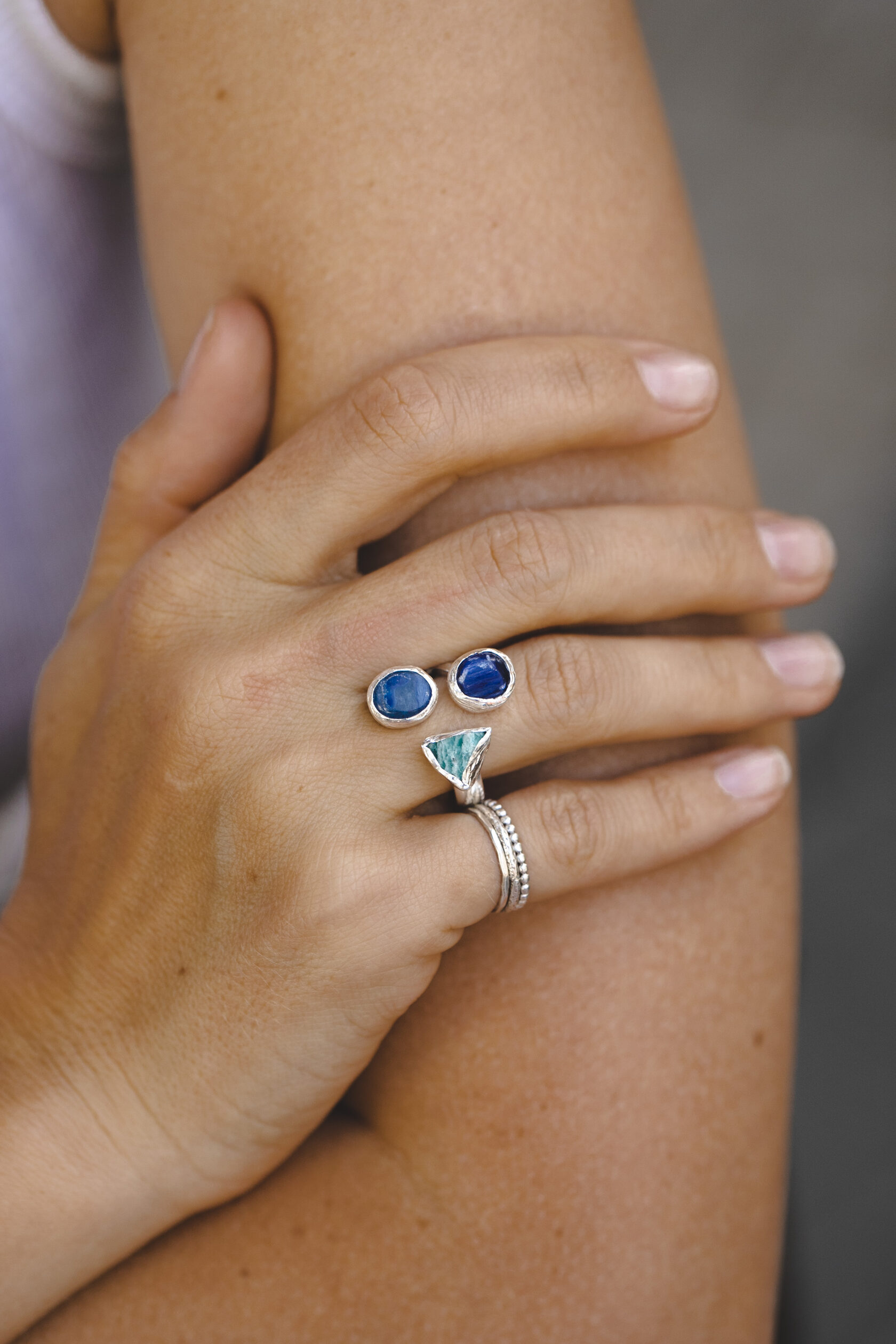 Кольцо с амазонитом и кианитами