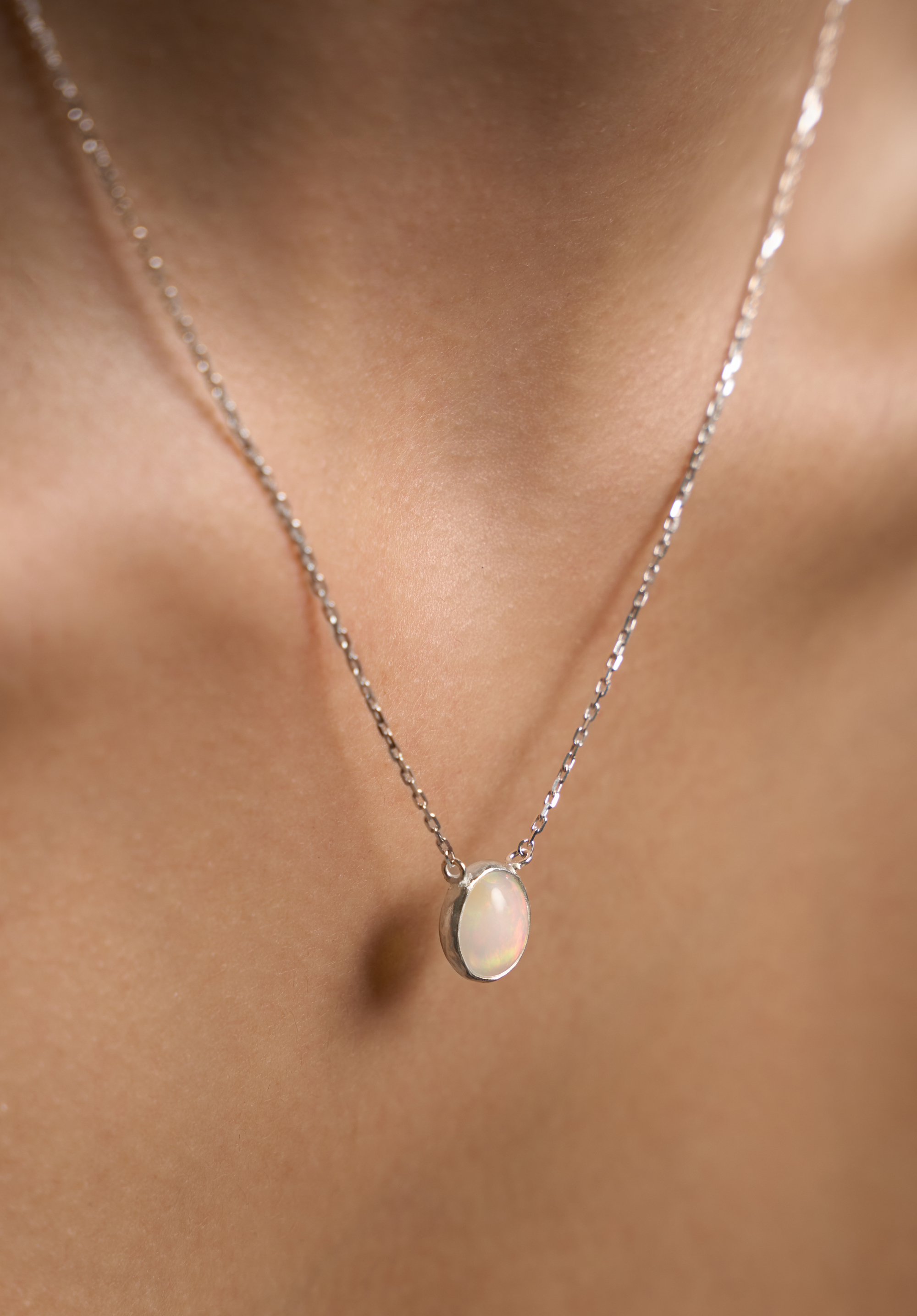 Подвеска с эфиопским опалом