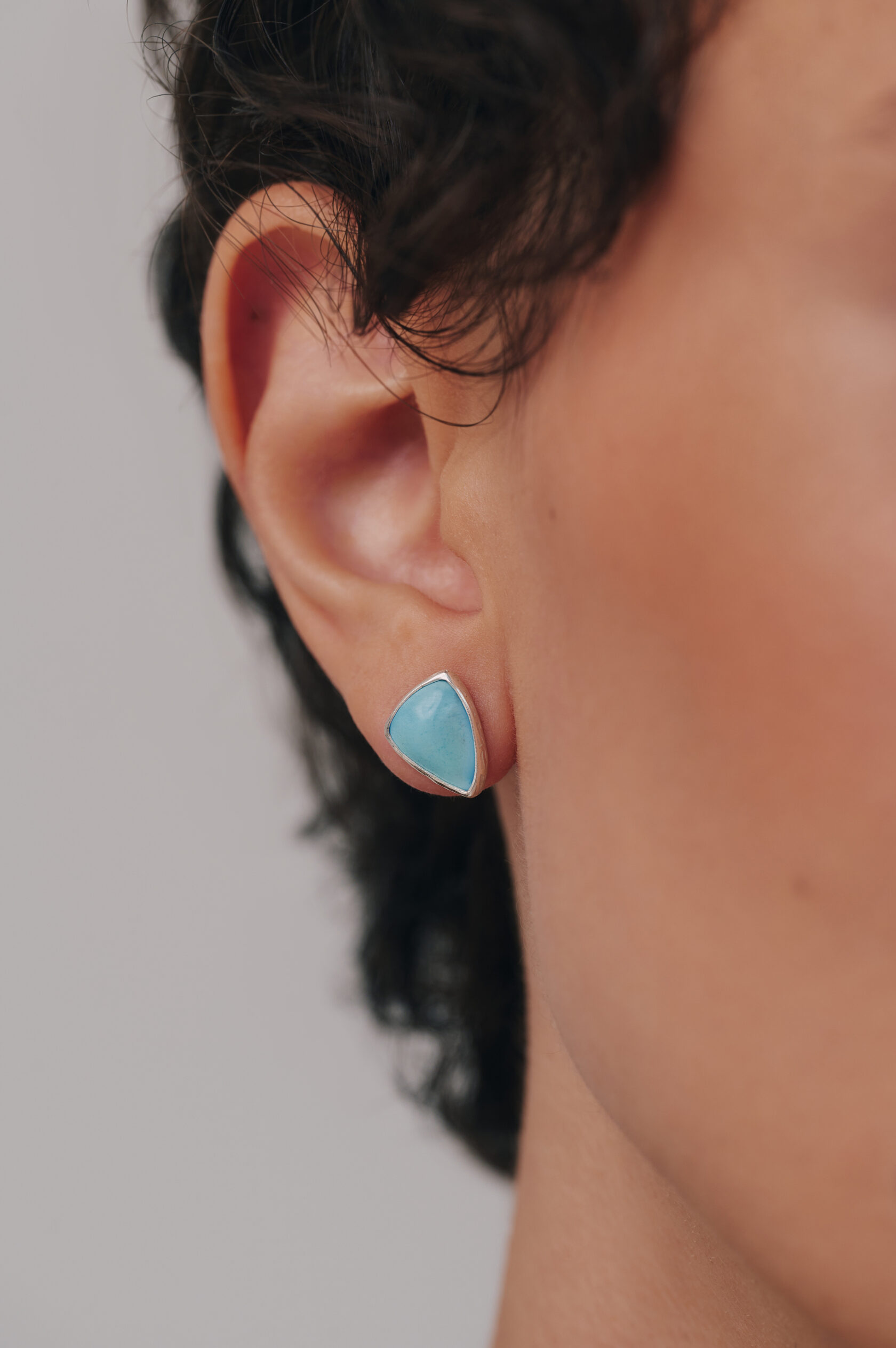 Серьги с бирюзой треугольные