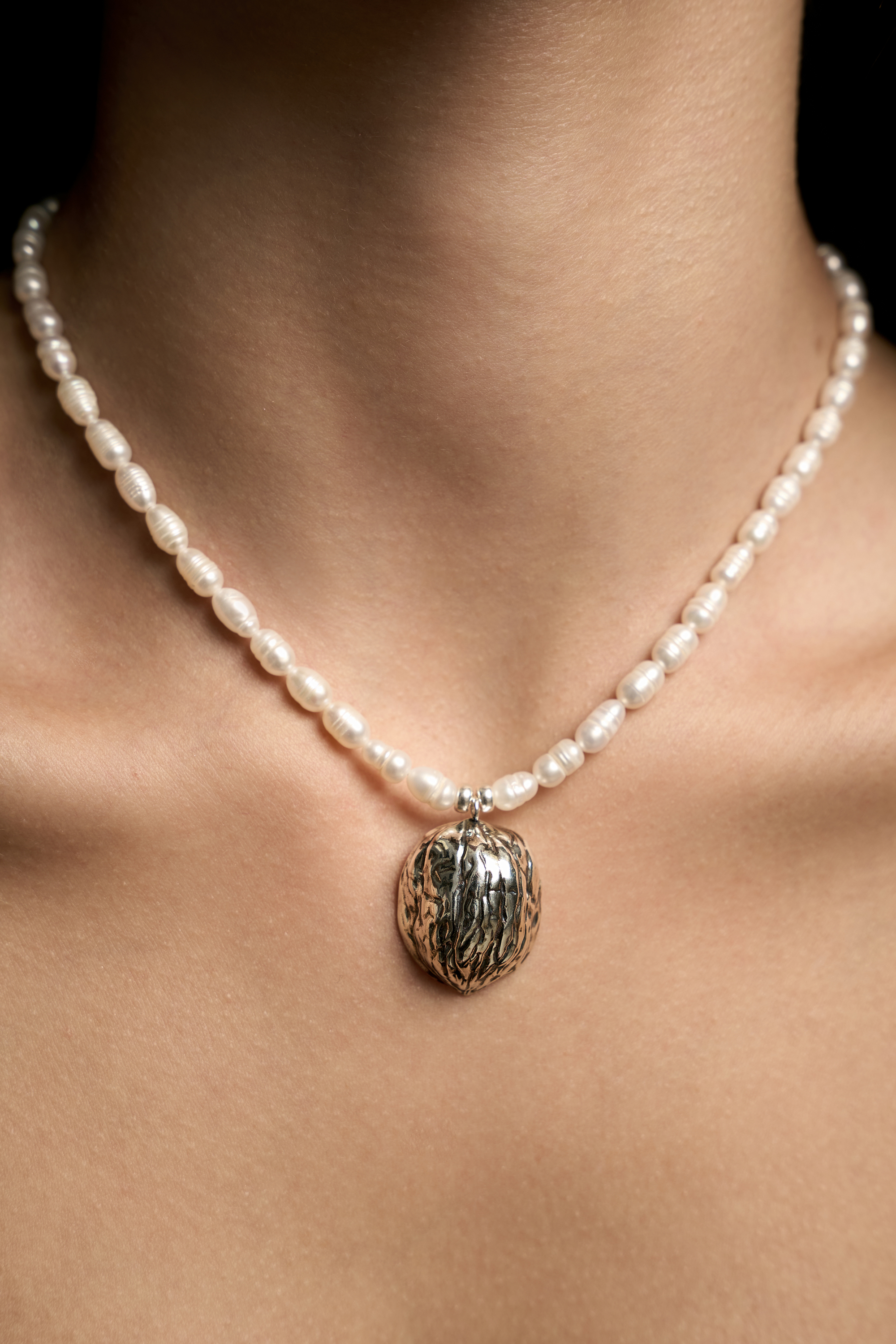 Жемчужная нить Кракатук