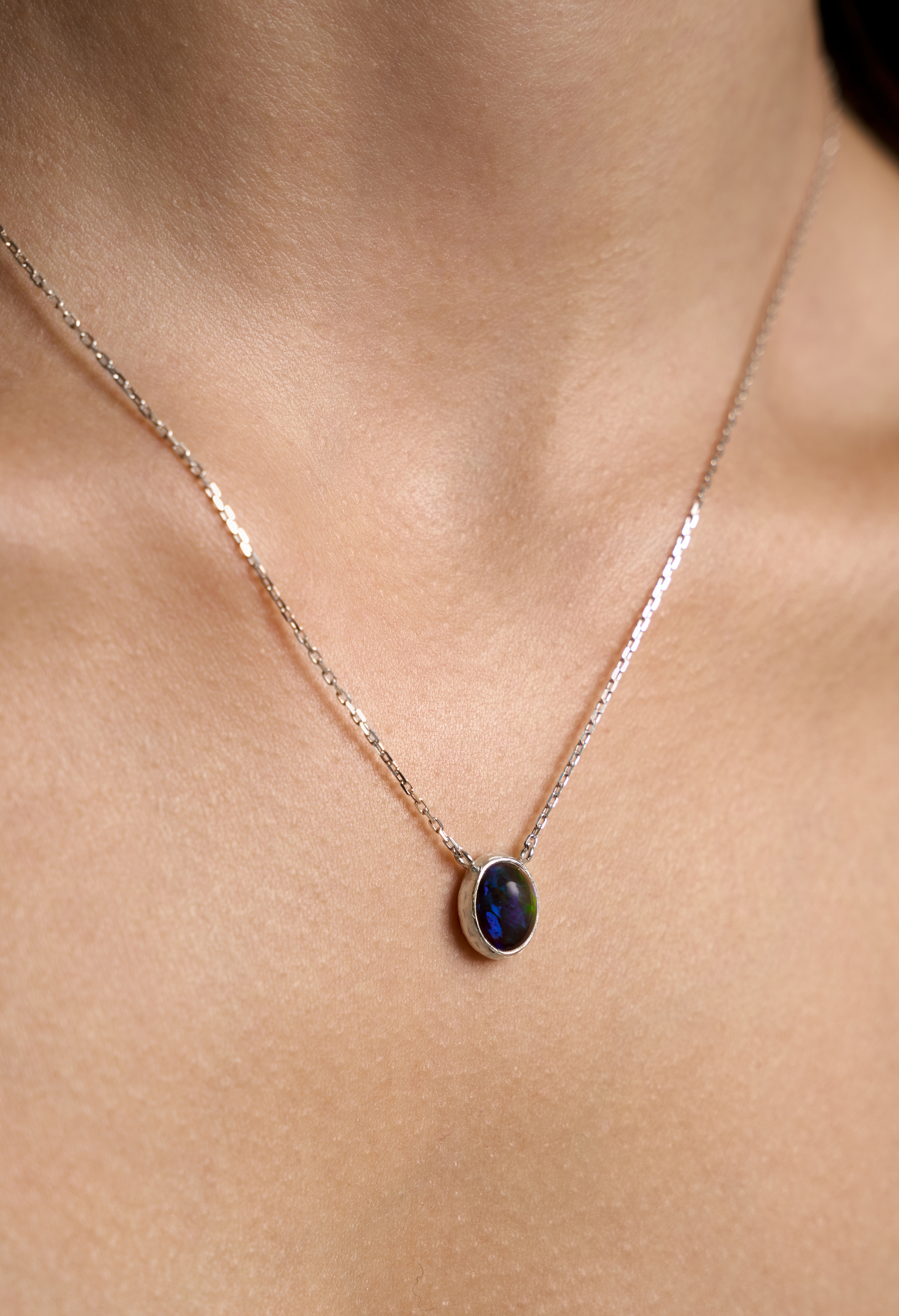 Подвеска с эфиопским опалом