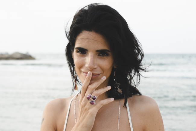 Как правильно носить камни: 7 простых советов для модниц