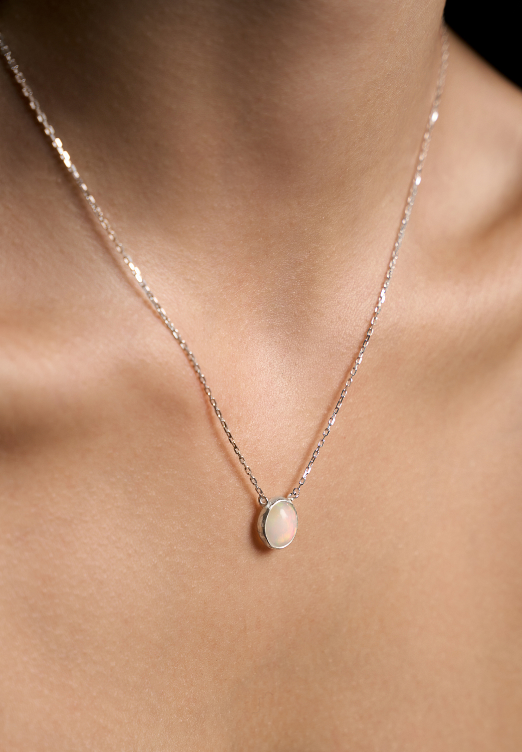 Подвеска с эфиопским опалом