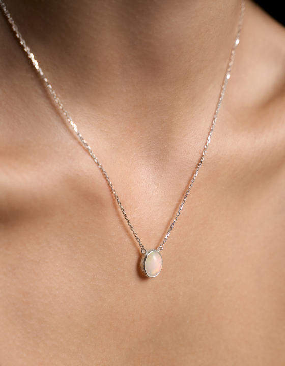 Подвеска с эфиопским опалом