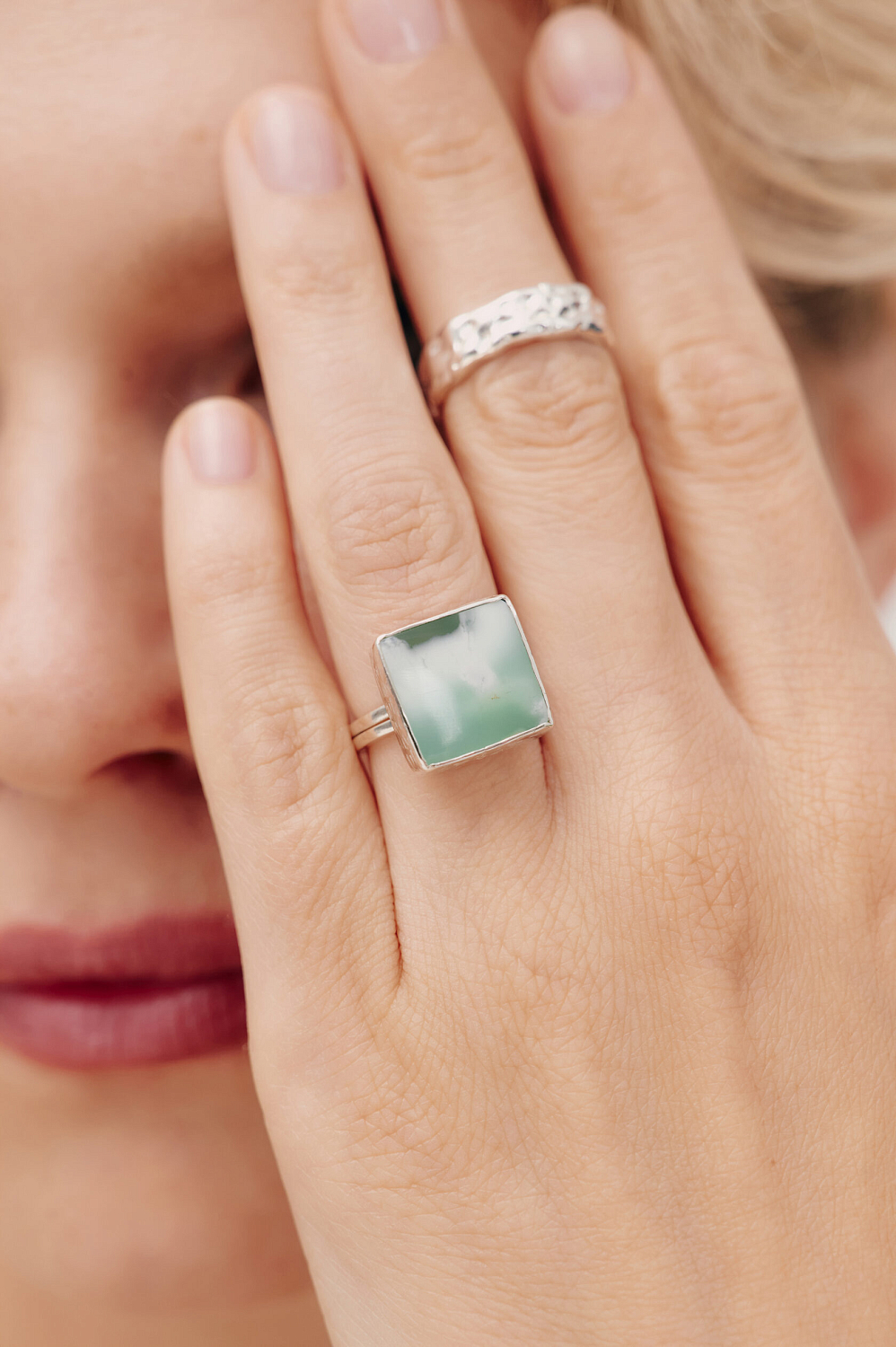 Кольцо с хризопразом