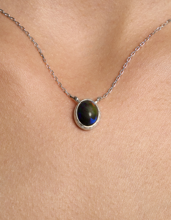 Подвеска с эфиопским опалом