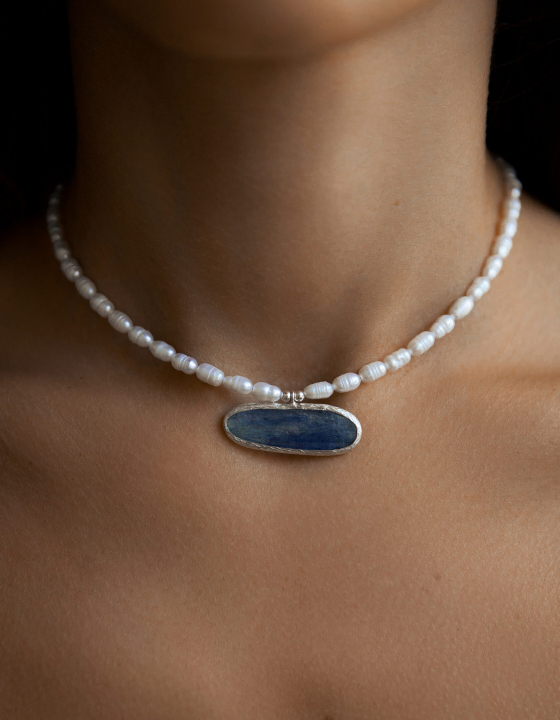 Чокер с кианитом