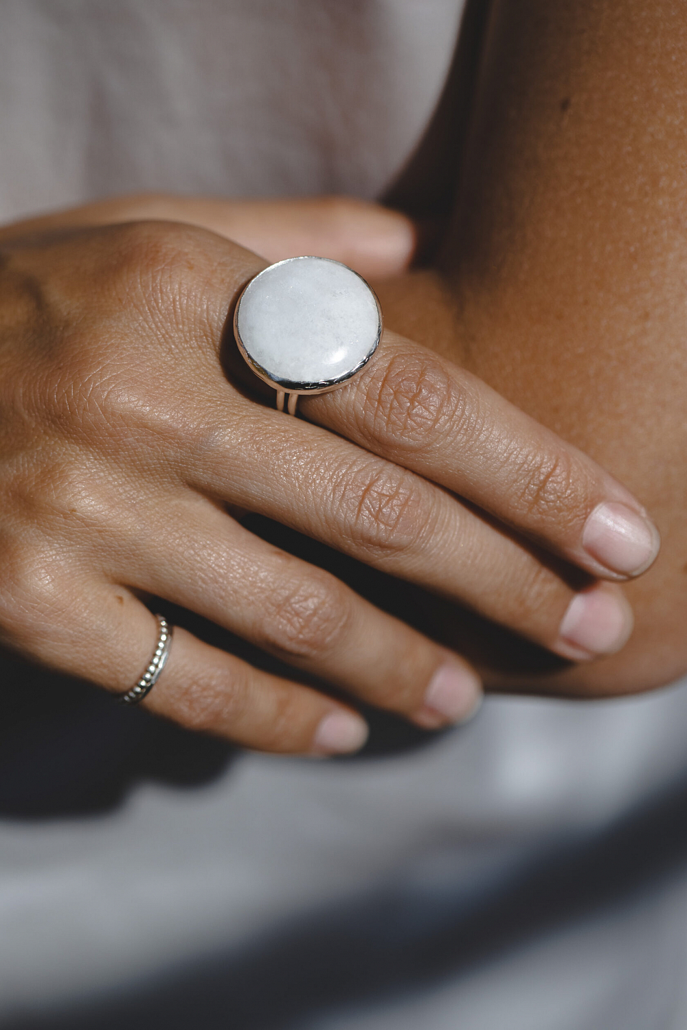 Кольцо с беломоритом