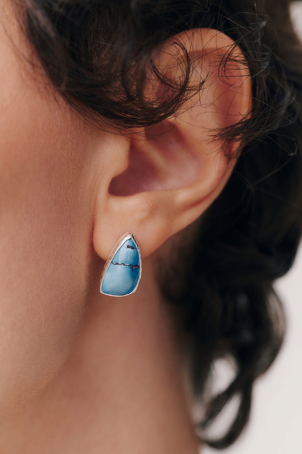 Серьги с треугольной бирюзой