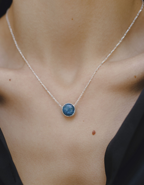 Подвеска с апатитом