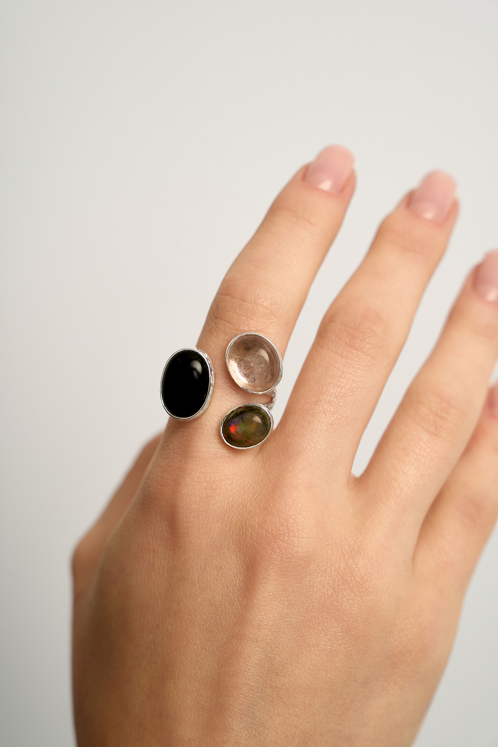 Кольцо с черным агатом, лепидолитом и эфиопским опалом