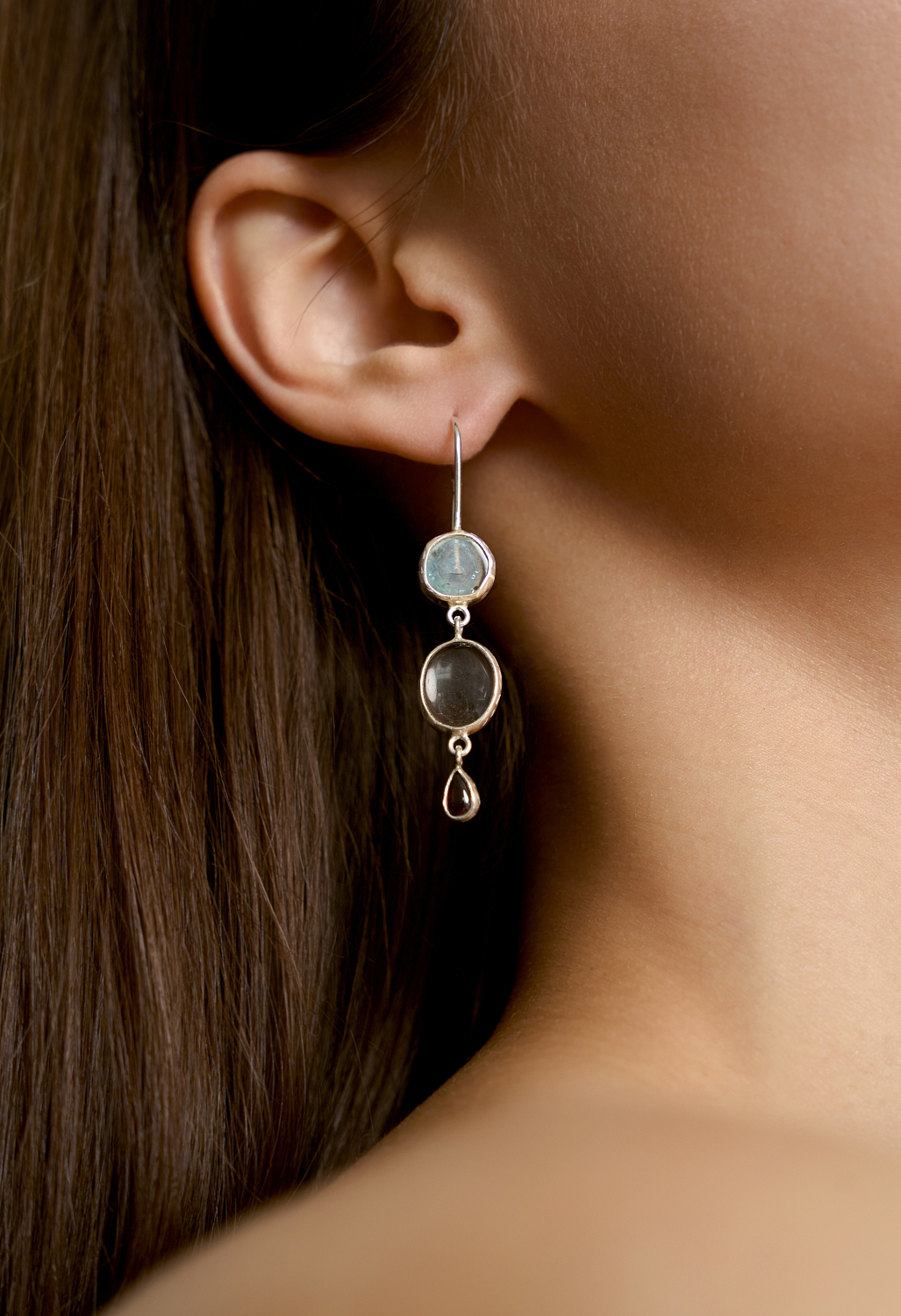 Серьги с аквамарином, горным хрусталем и гранатом