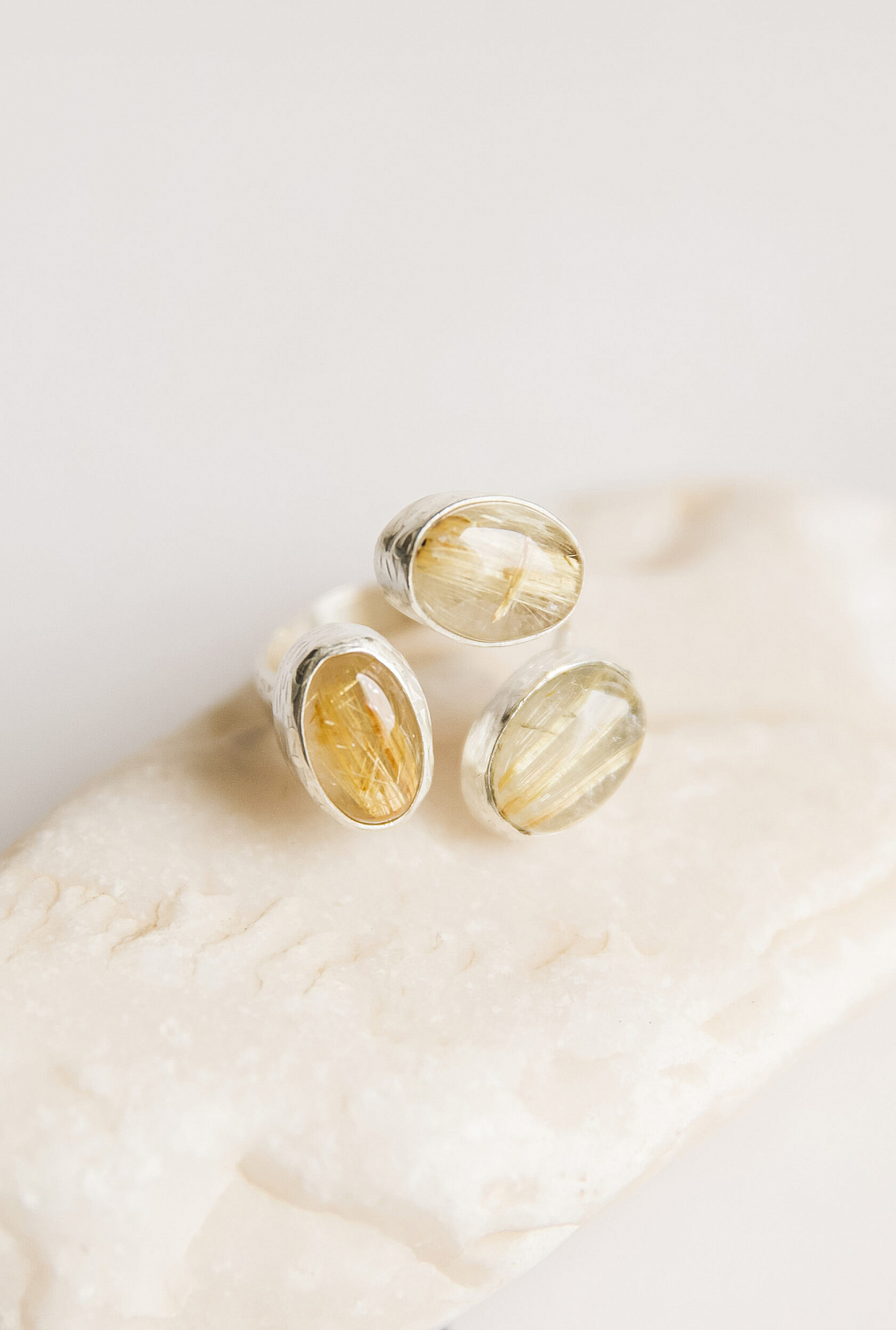 Кольцо с рутиловым кварцем