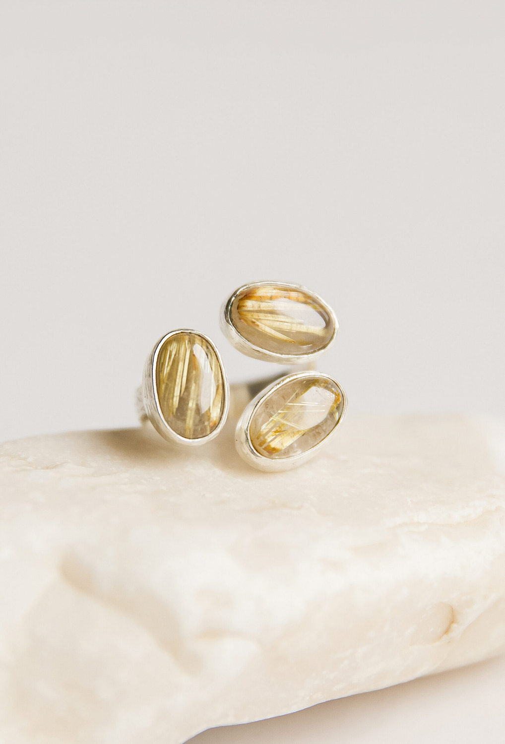 Кольцо с рутиловым кварцем