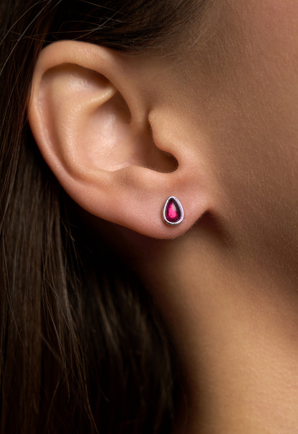 Пусеты с гранатом