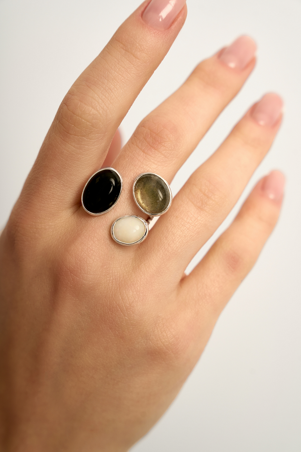 Кольцо с черным агатом, лепидолитом и эфиопским опалом