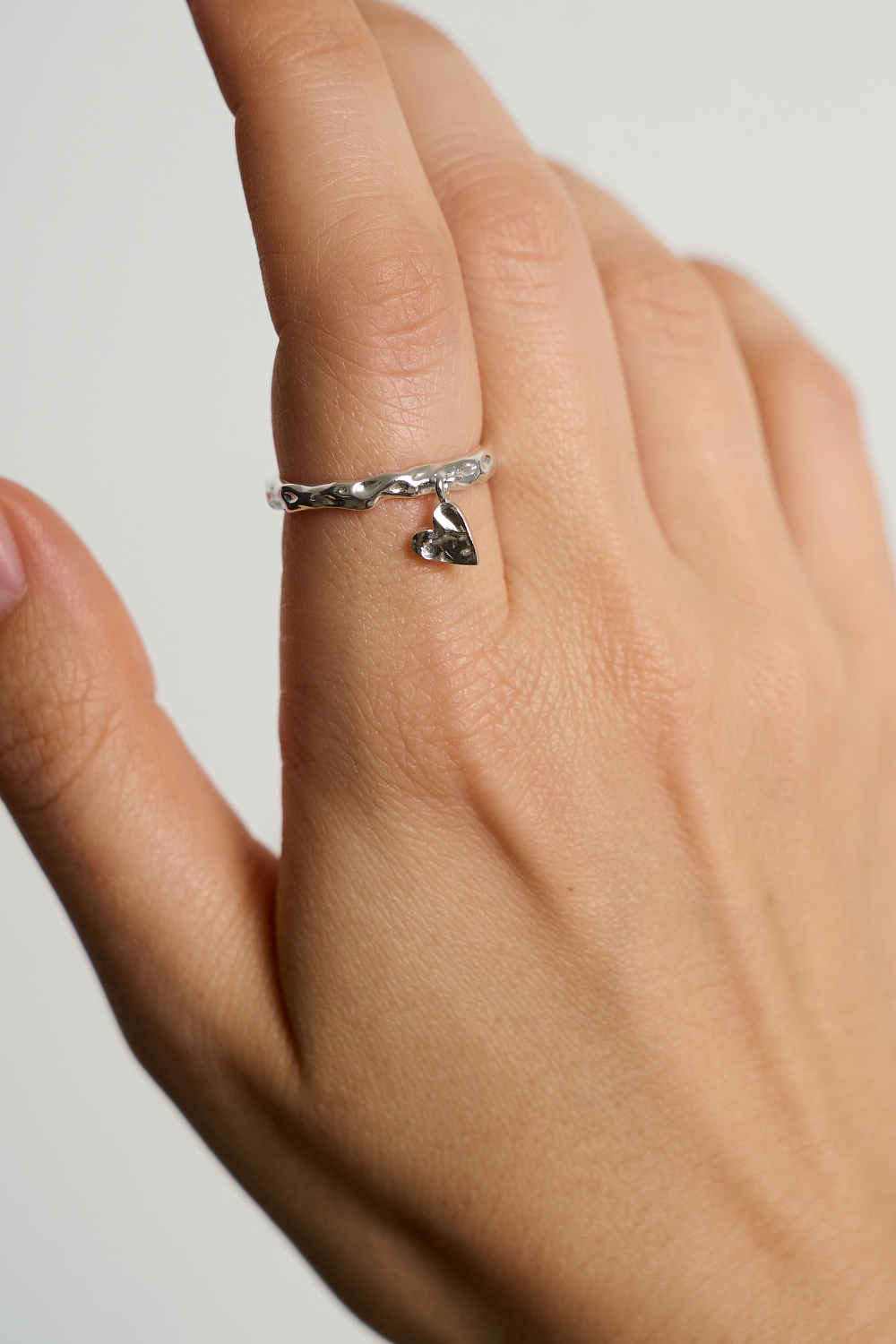 Кольцо с подвеской сердце мини