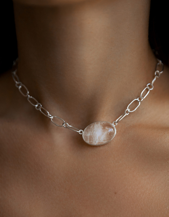Чокер Луна с горным хрусталём на цепочке
