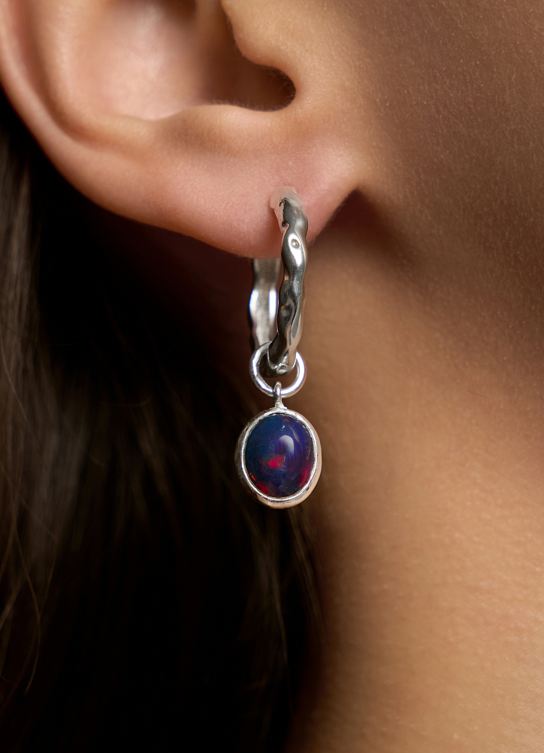 Джемс с эфиопским опалом