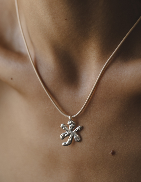 Подвеска на шнуре "Природа"