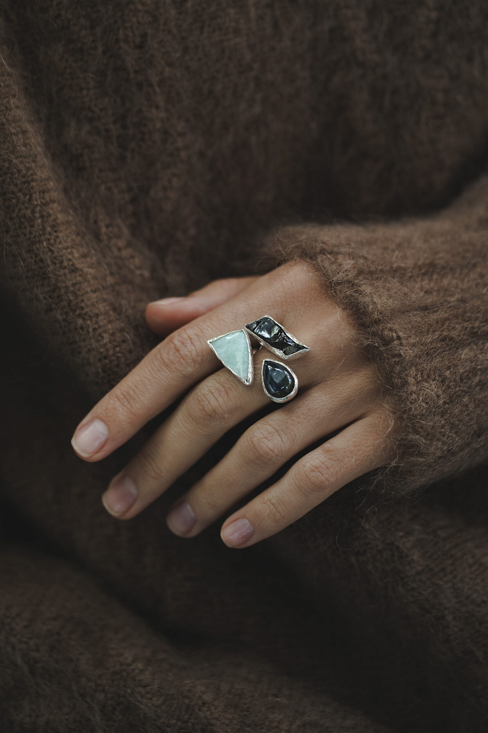 Кольцо с амазонитом, шпинелью и кианитом