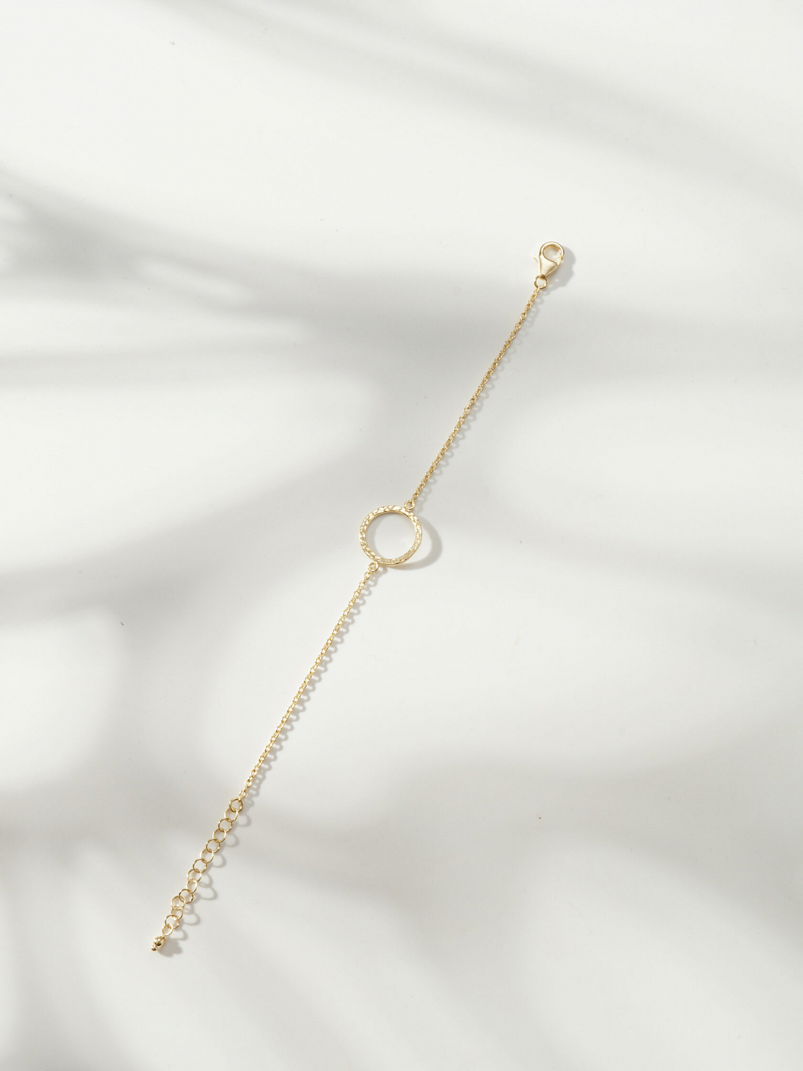 Браслет с мятым кругом