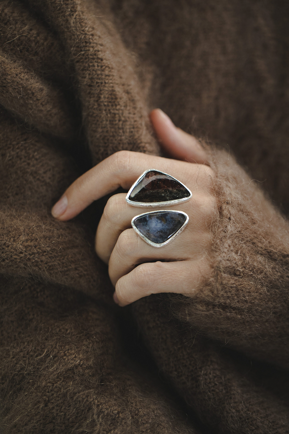 Кольцо с турмалином и моховым агатом