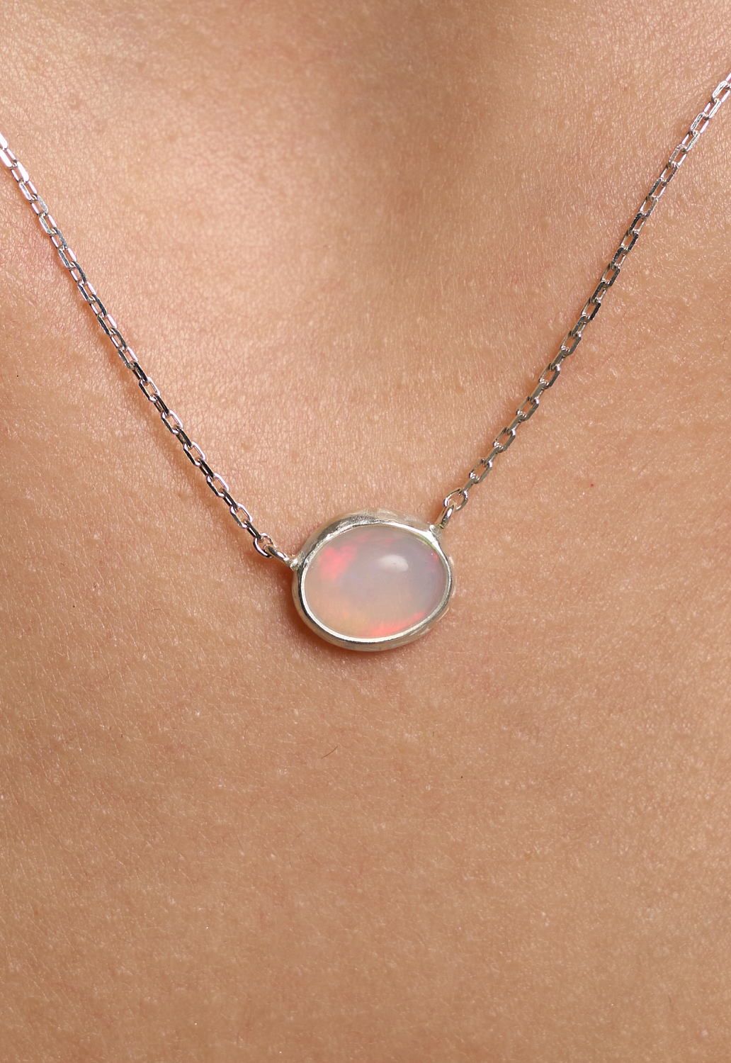 Подвеска с эфиопским опалом