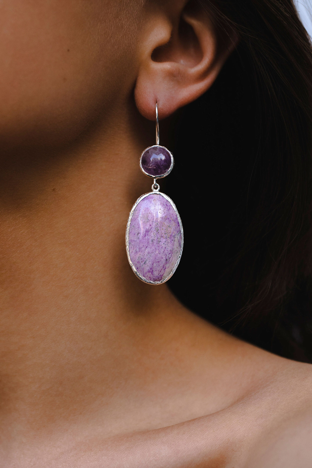 Серьги с аметистом, гранатом и уссингитом