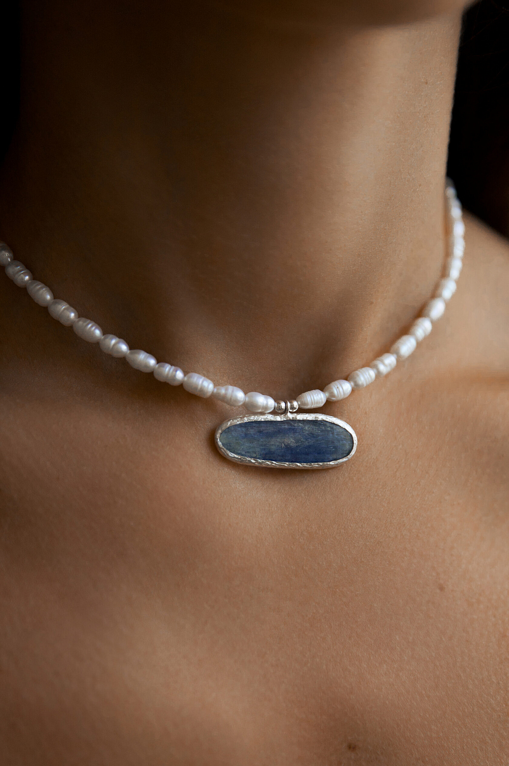 Чокер с кианитом