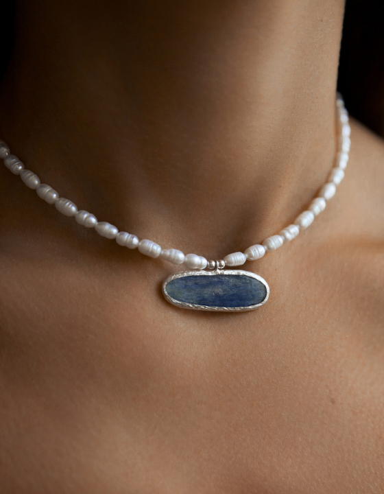 Чокер с кианитом