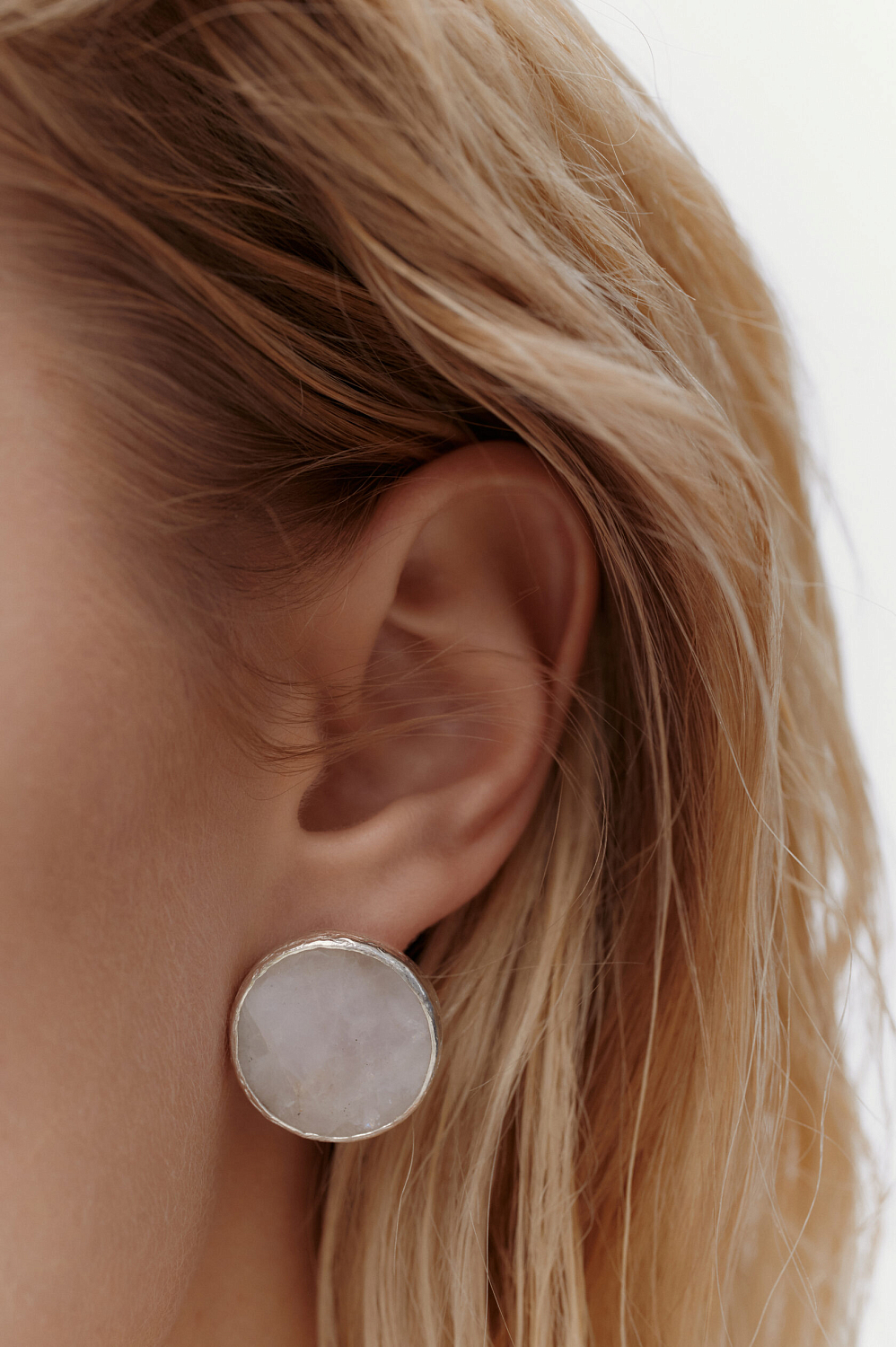 Серьги-пусеты с уссингитом