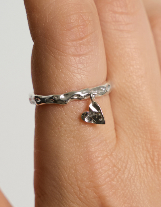 Кольцо с подвеской сердце