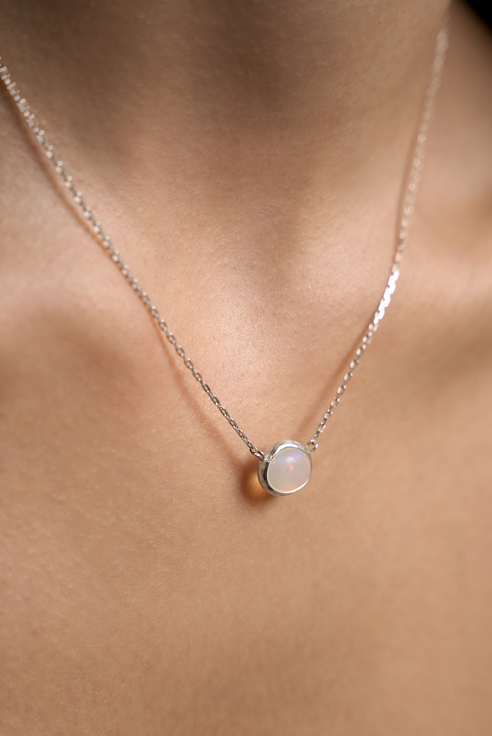 Подвеска с эфиопским опалом