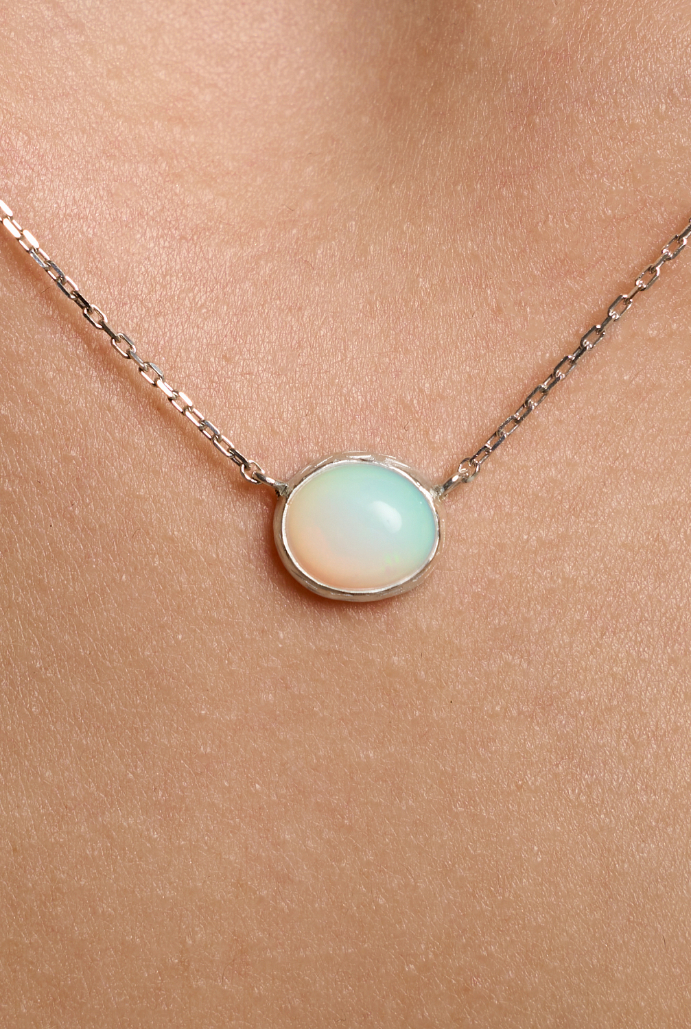 Подвеска с эфиопским опалом