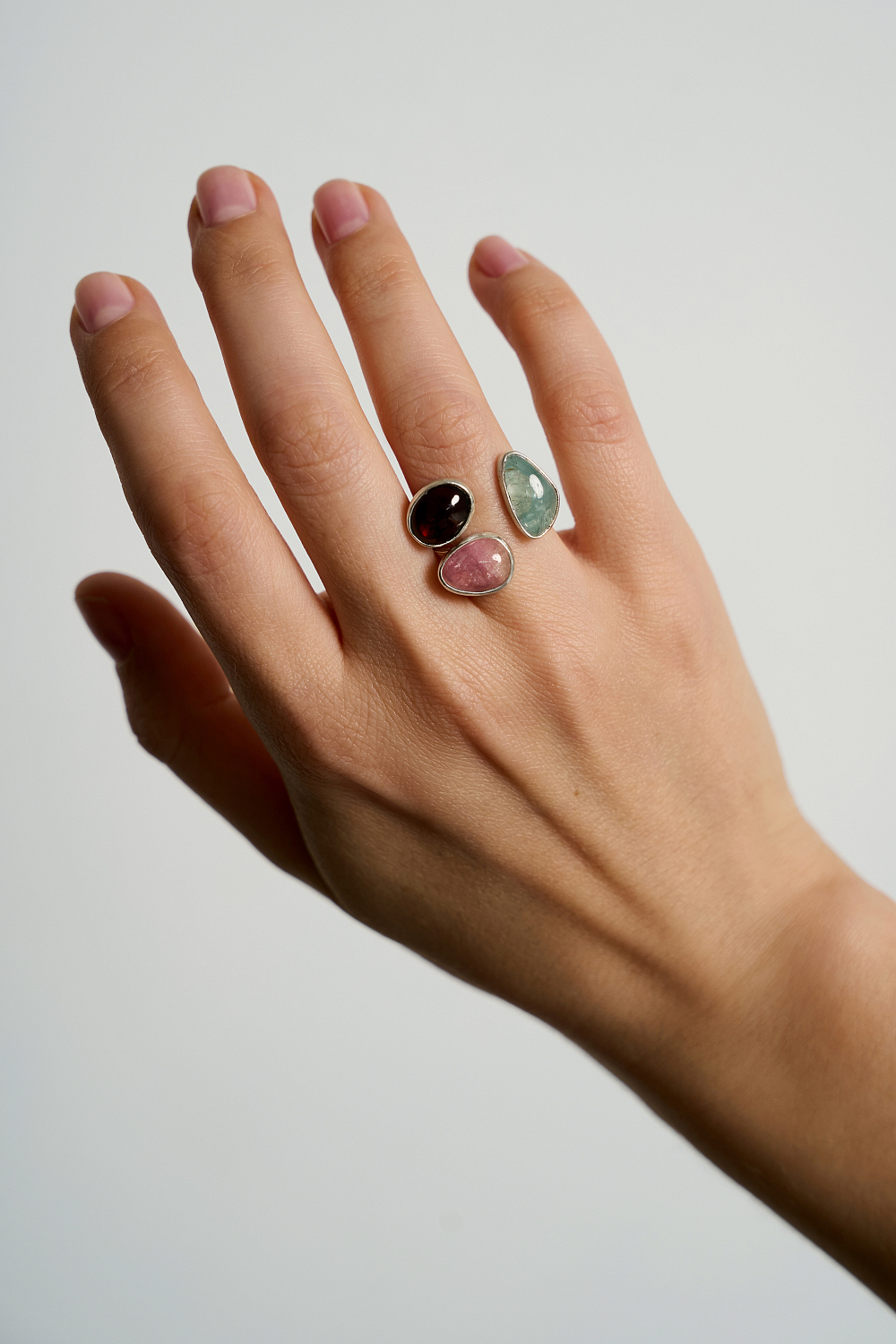 Кольцо с аквамарином, турмалином и гранатом