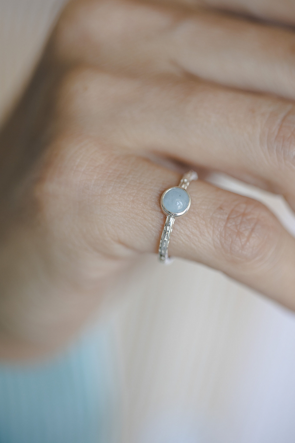 Кольцо с маленьким аквамарином