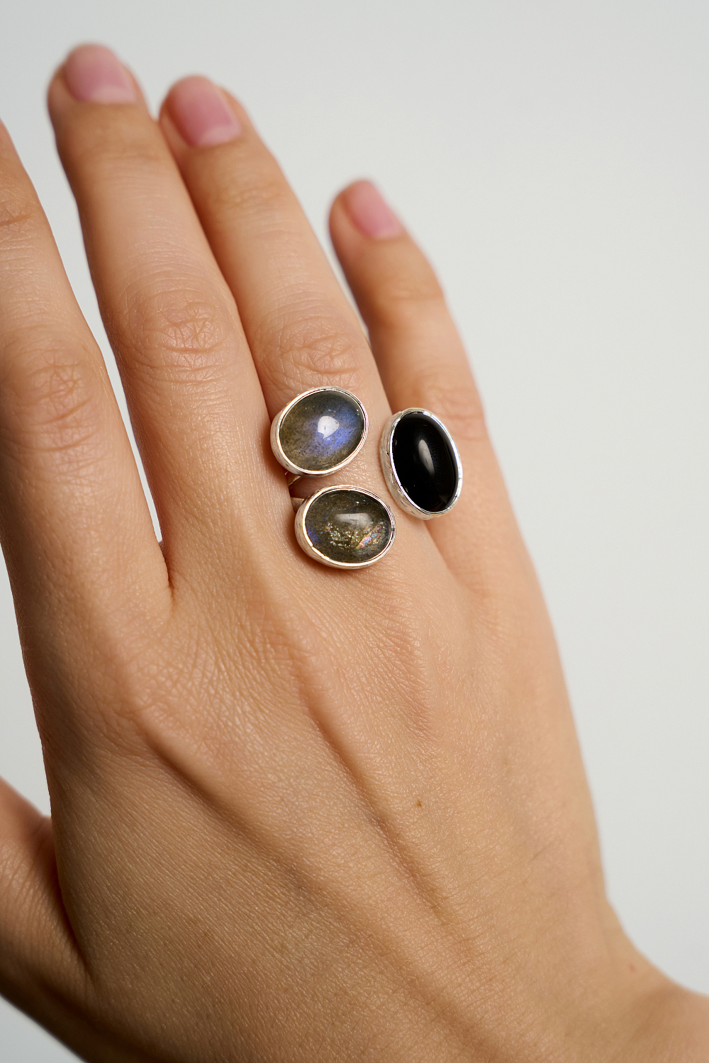 Кольцо с черным агатом и лабрадоритом