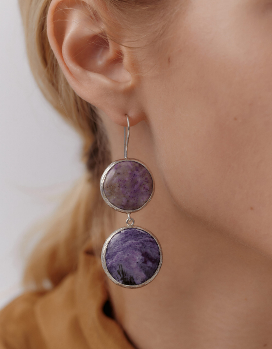 Серьги с гранатом и чароитом