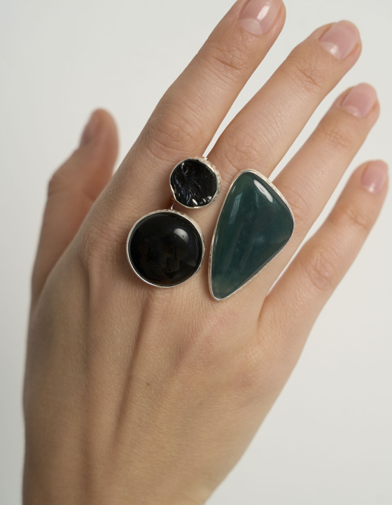 Кольцо с морским офитом, шпинелью и черным агатом