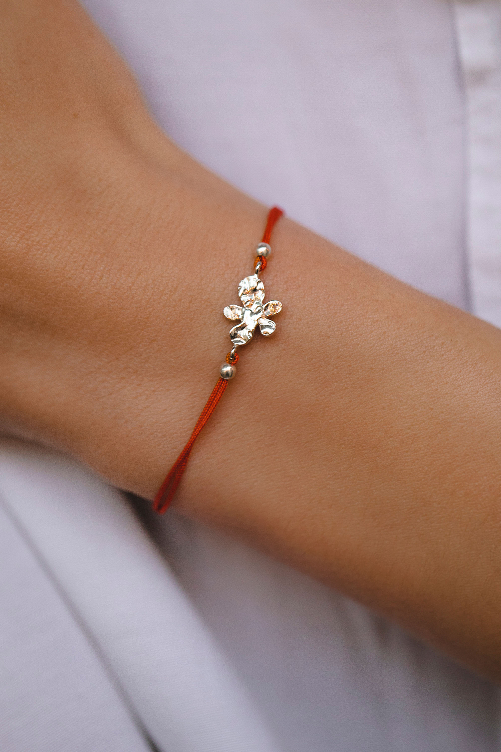 Браслет Флора на красной нити